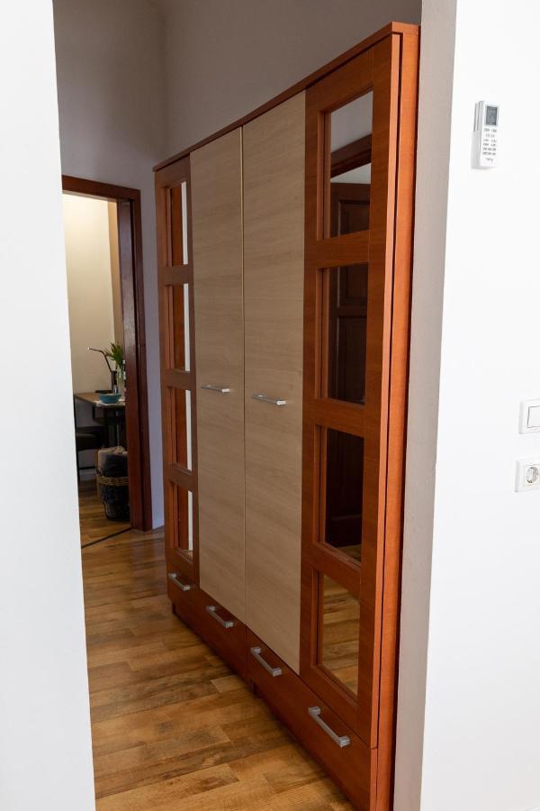 Republic Apartman Appartement Baja Buitenkant foto