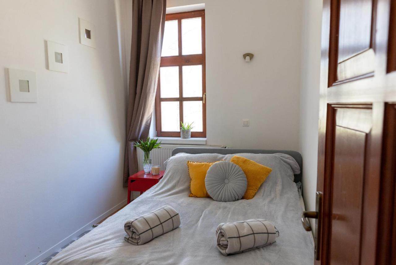 Republic Apartman Appartement Baja Buitenkant foto
